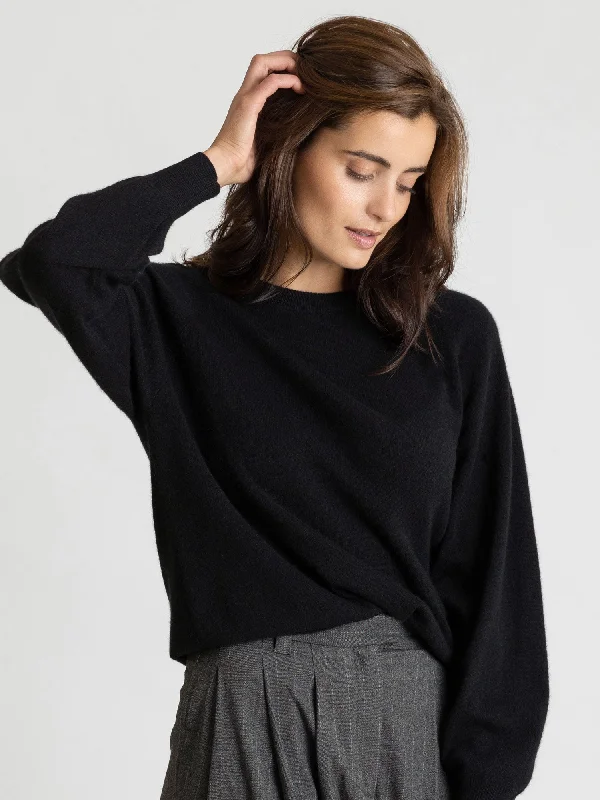 Cashmere sweater "Embla" - black