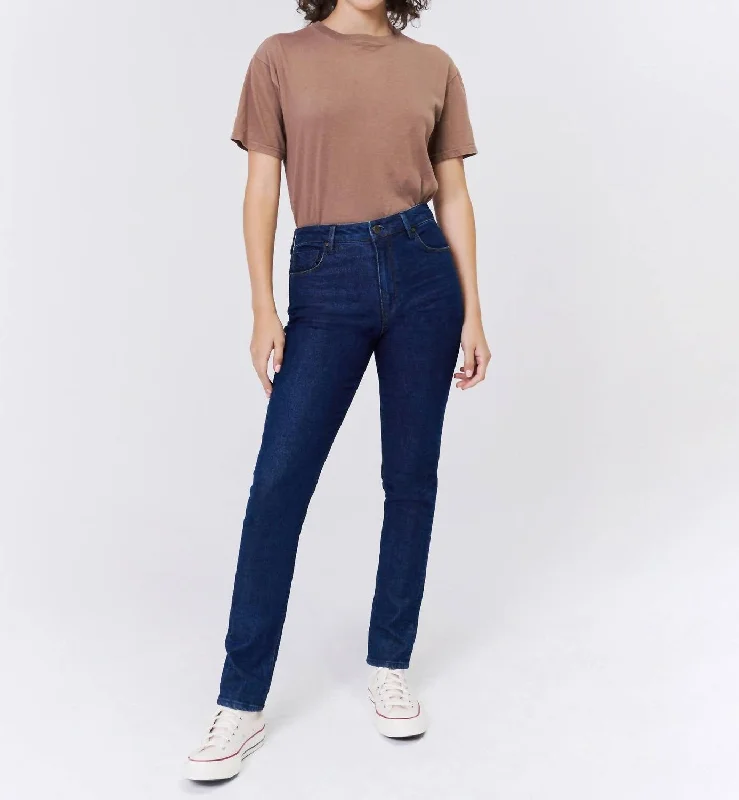 Joan Straight Fit Jeans In Classic